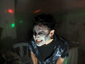 The Howl Review ()