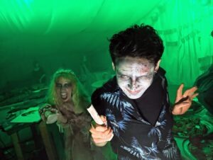 The Howl Review ()