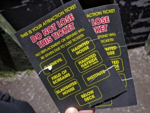 Spooky World Review ()