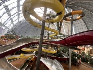 Tropical Islands Review ()