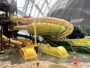 Tropical Islands Review ()