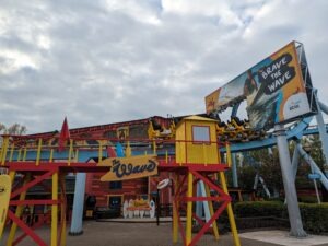 The Wave at Drayton Manor Review ()