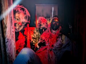 SCREAMS Review ()