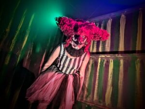 SCREAMS Review ()