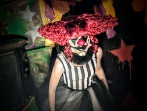 SCREAMS Review ()