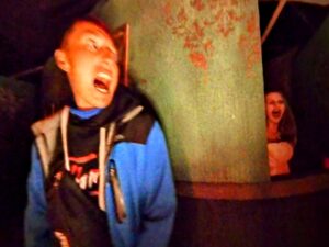 SCREAMS Review ()