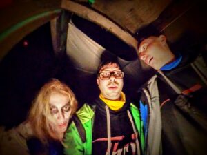 SCREAMS Review ()