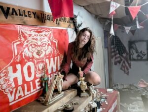 The Howl Review ()