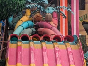 DreamWorks Water Park Review ()