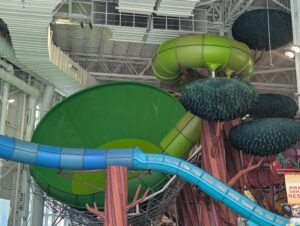 DreamWorks Water Park Review ()