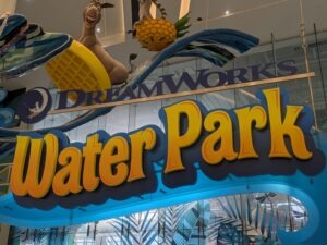 DreamWorks Water Park Review ()