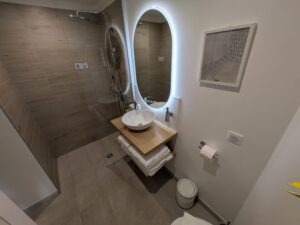 Ecolodgee Hotel at Futuroscope Review ()