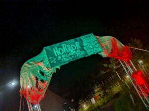 SCREAMS Review ()