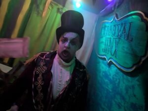 SCREAMS Review ()