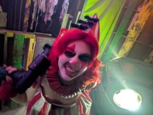 SCREAMS Review ()