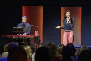 Laura Benanti Nobody Cares Review ()