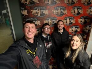 The Howl Review ()
