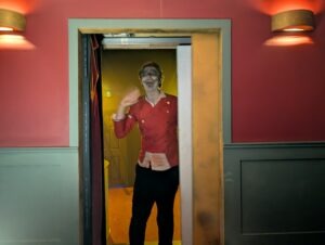 The Howl Review ()