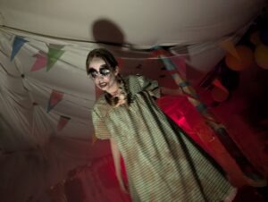The Howl Review ()
