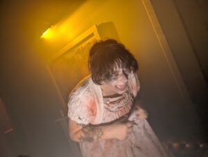The Howl Review ()