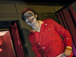 The Howl Review ()